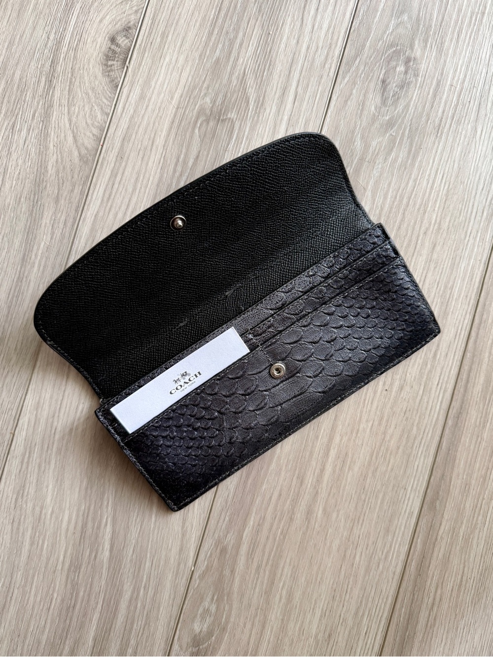 ' COACH ' Gray Metallic Python Embossed Envelope Wallet - Picture 4 of 8
